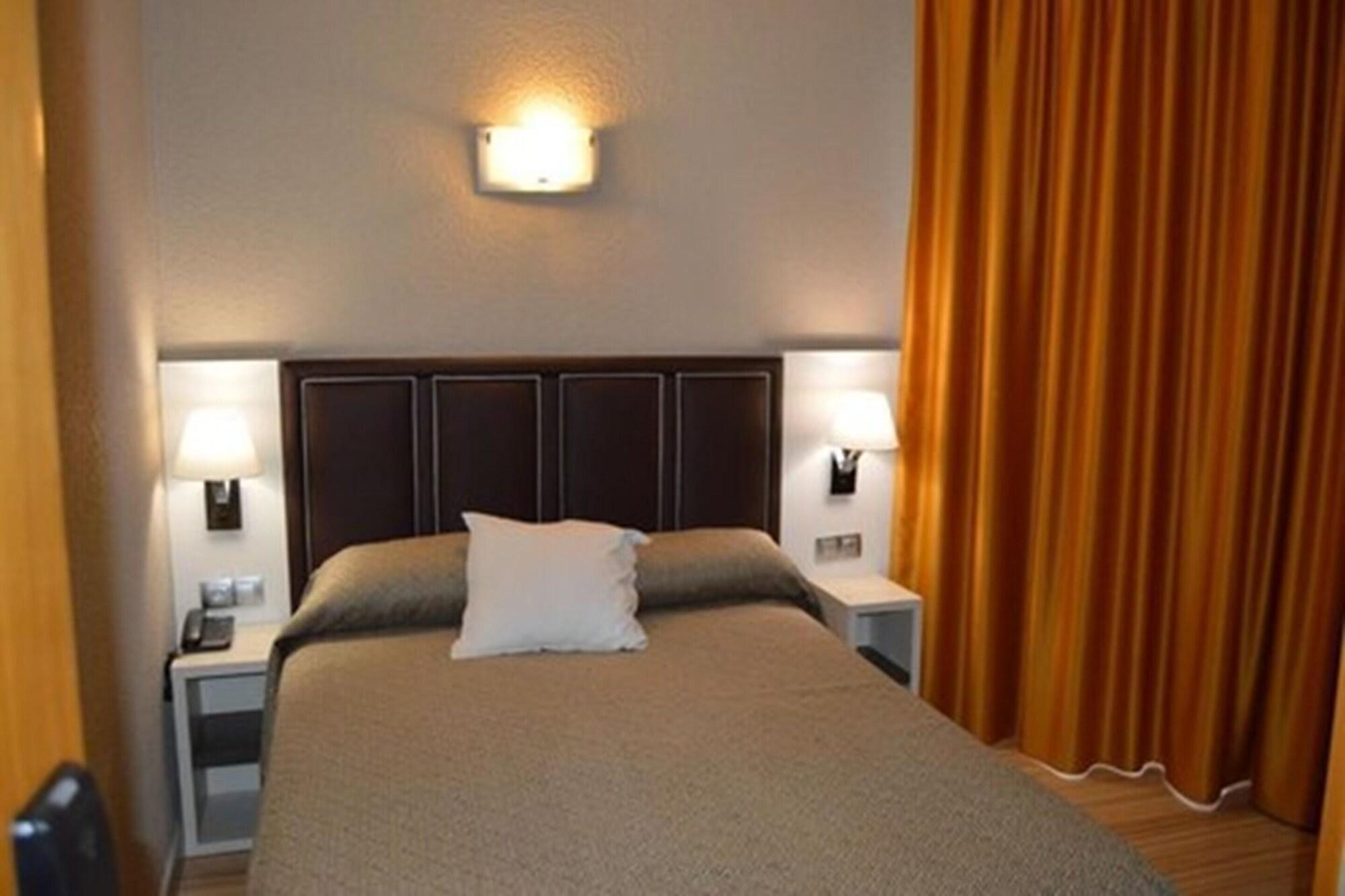 Hotel Ciutadella ロザス エクステリア 写真